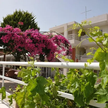 Evita Apartahotel