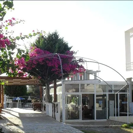 Evita Apartahotel