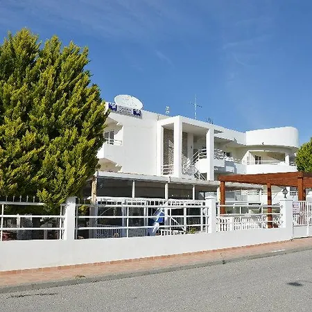 Evita Apartahotel 3*