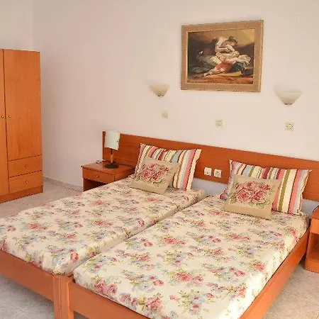 Evita Apartahotel 3*