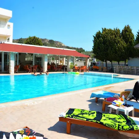 Evita Apartahotel