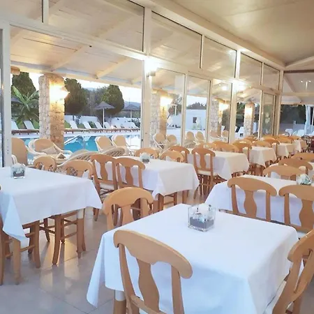 Evita Apartahotel 3*