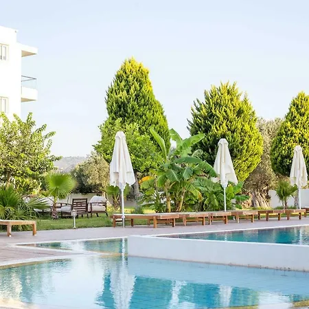Evita Apartahotel